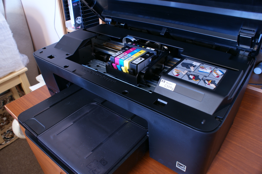 HP Photosmart review: an ink printer with Internet connection and TouchSmart technology |